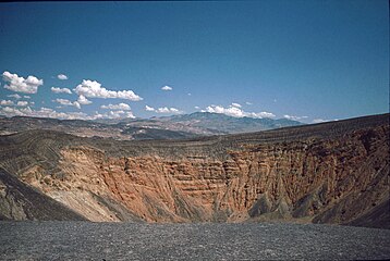 Ubehebe Crater up