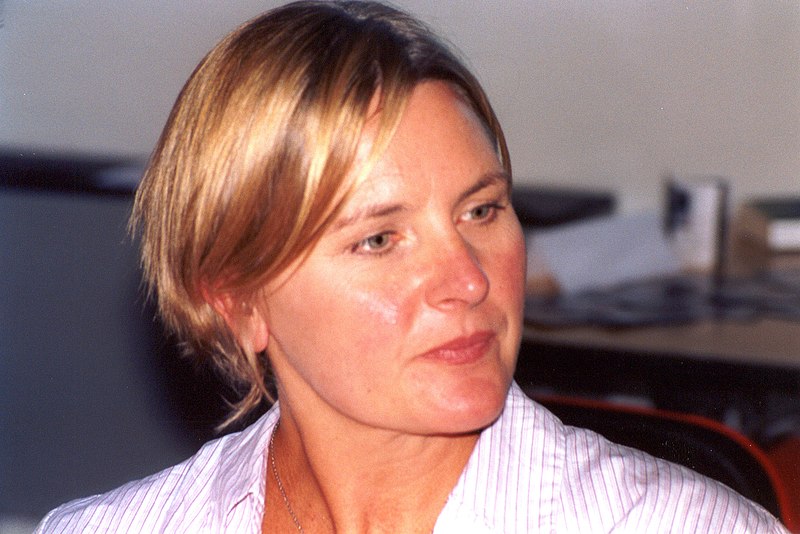 File:Denise Crosby STICCon 2003.jpg