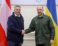 ウクライナのデニス・シュミハリ首相と（2022年4月9日）