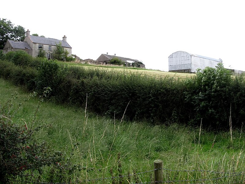 File:Derelict farmhouse and building above Eelwire Road - geograph.org.uk - 4132256.jpg