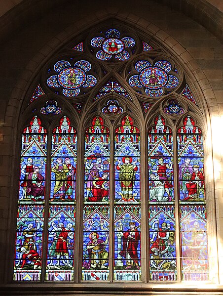 File:Dijon (21) Cathédrale Saint-Bénigne - Intérieur - Verrière du transept nord - 01.jpg