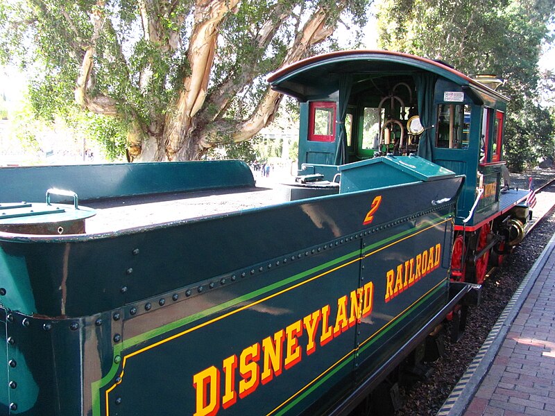 File:Disneyland (24014828733).jpg