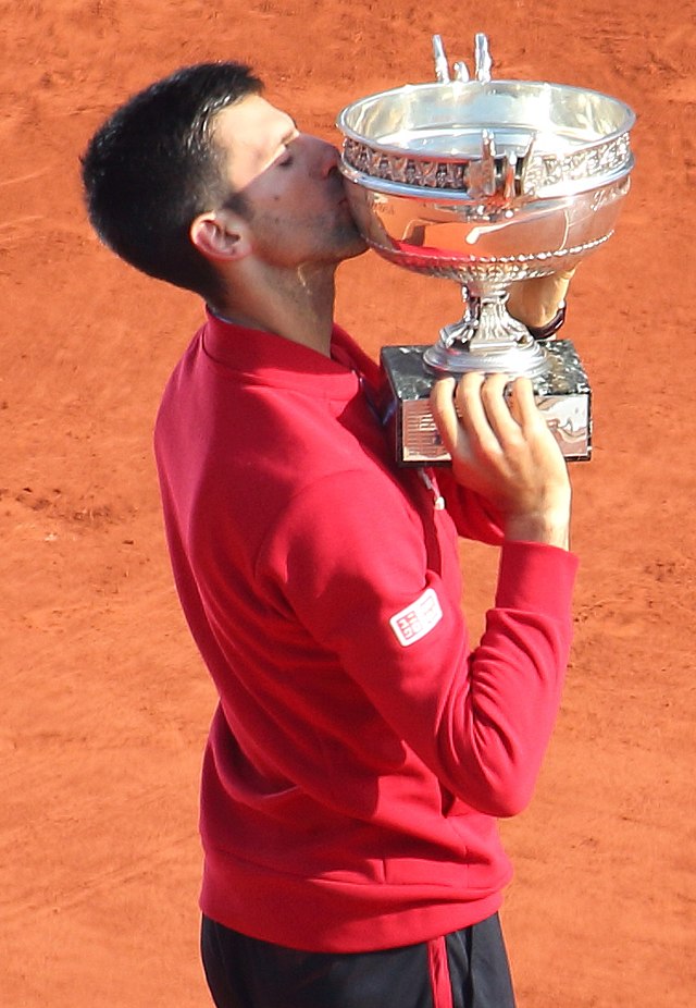 Eurosport on X: The countdown to Roland-Garros is 𝐎𝐍 🇫🇷 Who will be  crowned the King and Queen of the clay this year at the French Open? 👑 # RolandGarros / X