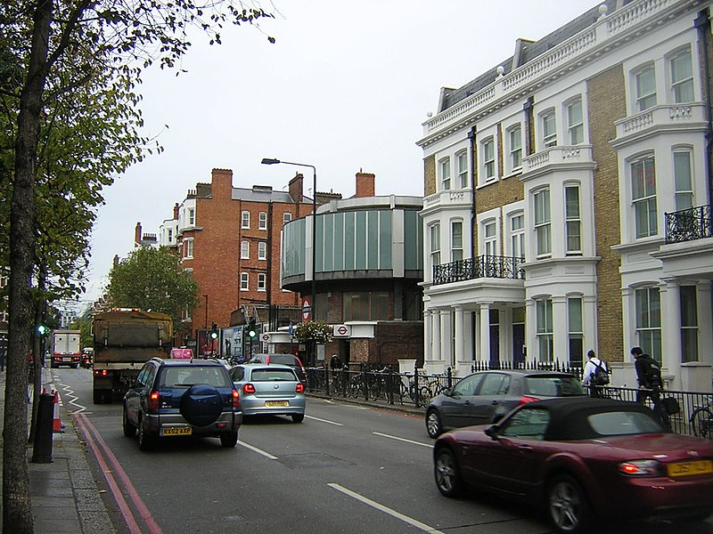 File:Earls Court station, western entrance - geograph.org.uk - 3209722.jpg