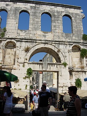 Eastern gate, Porta argentea