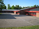 Tettstedet Eik i Tønsberg kommune har særlig mange skoler. Bildet viser barneskolen Eik skole.