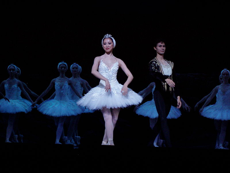 File:Erina Takahashi swan lake enb.jpg