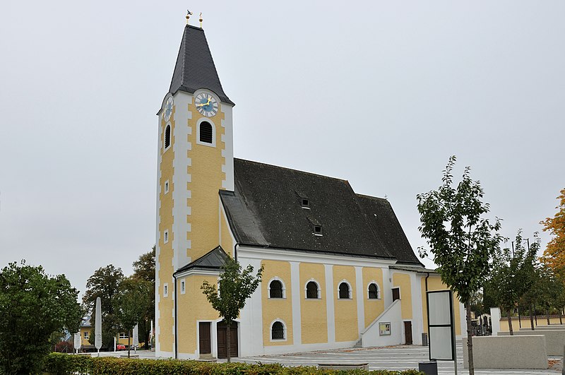 File:Ernsthofen Pfarrkirche.JPG