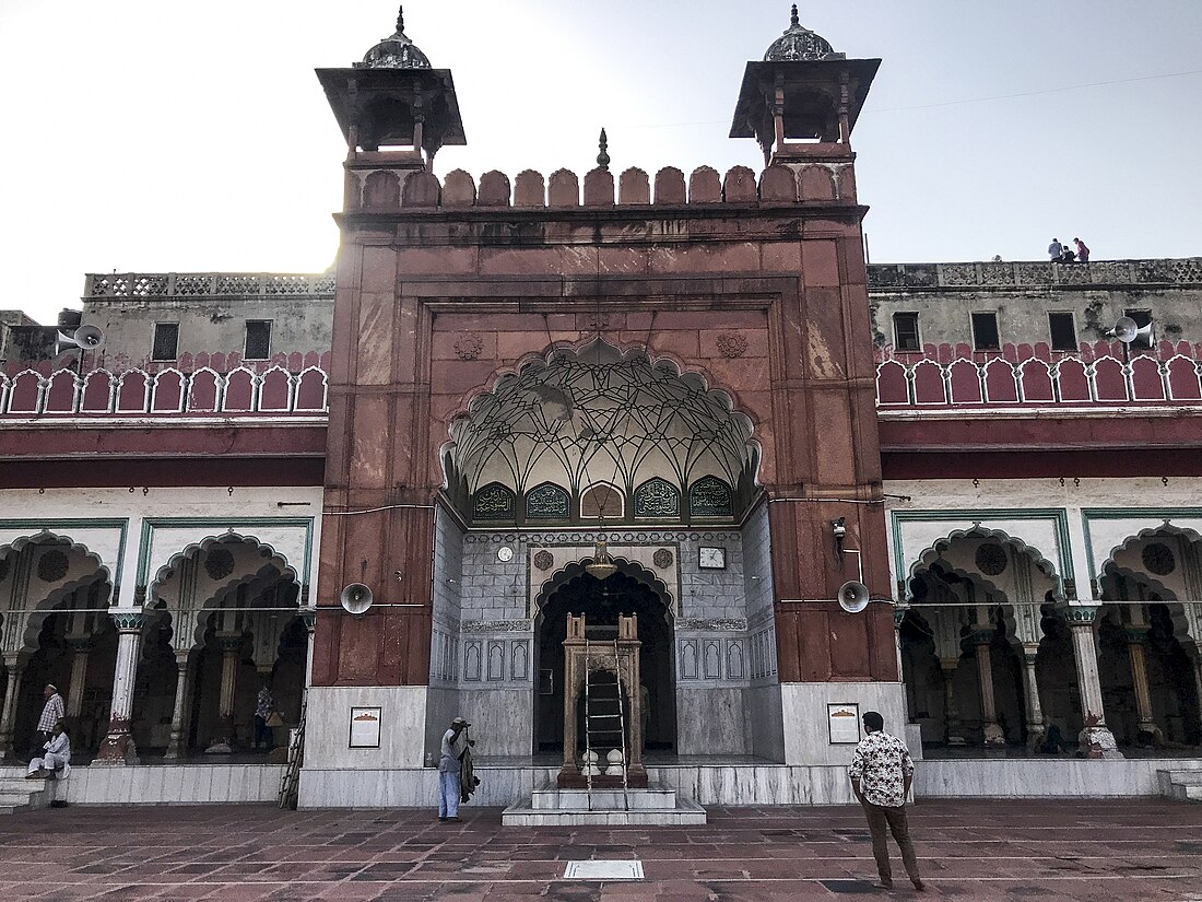 File:Fatehpuri Masjid in Delhi 19.jpg