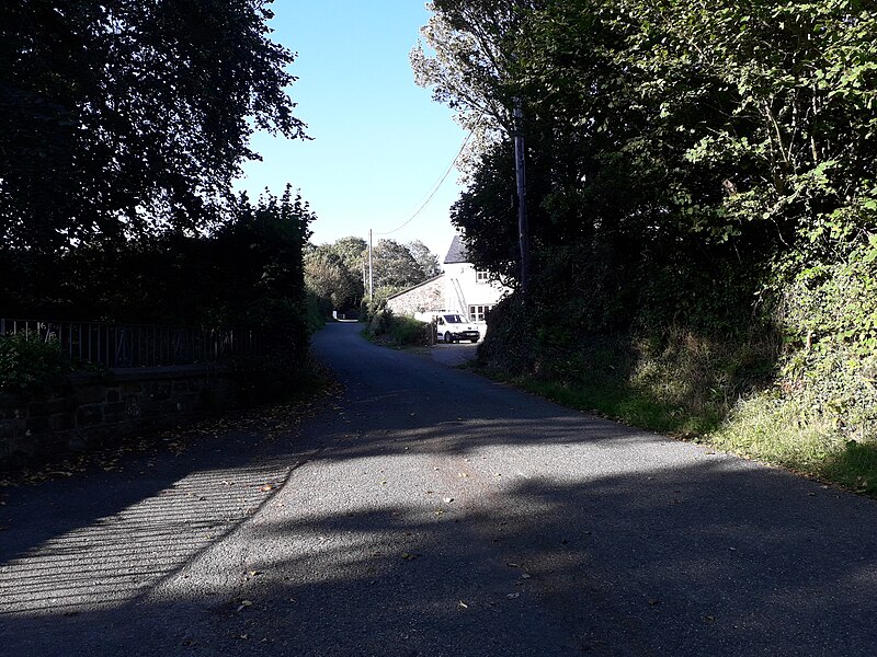 File:Ffordd Bedd Morris on the outskirts of Trefdraeth - geograph.org.uk - 6273615.jpg