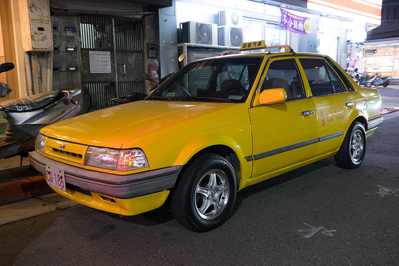 File:Ford Laser (KE) Parked at Lane 11, Xindong Street 20141224.jpg