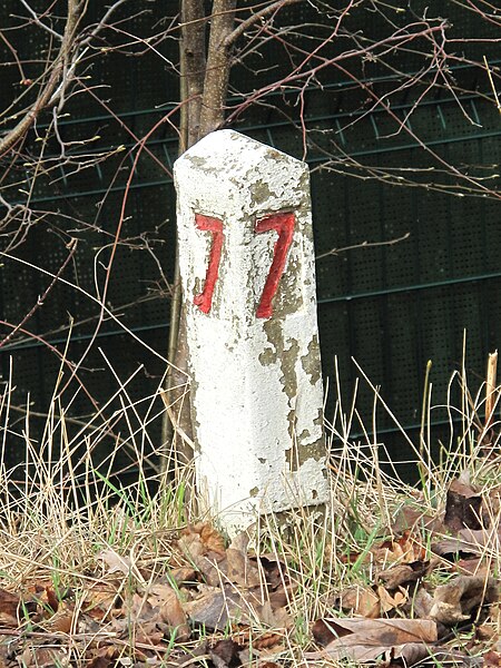 File:French railways hectometer stone.jpg