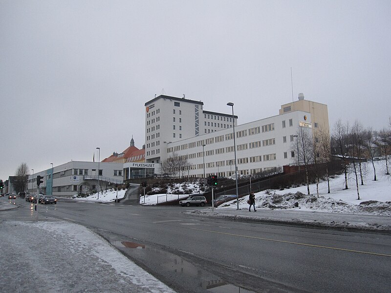 File:Fylkeshuset i Troms (8528085096).jpg