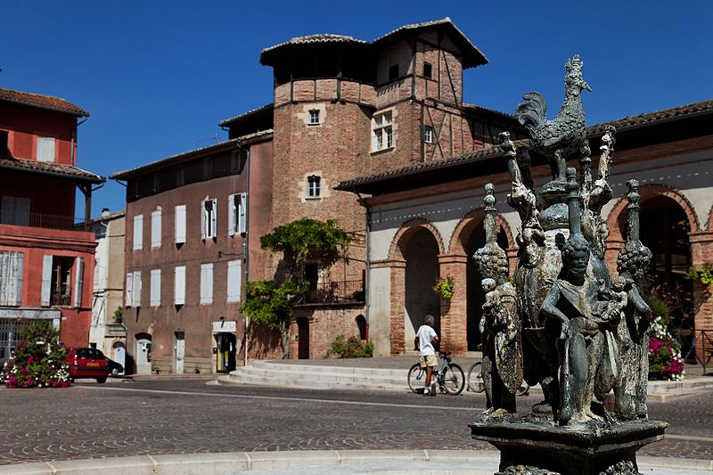 File:Gaillac Fontaine de Griffoul Place Thiers.jpg