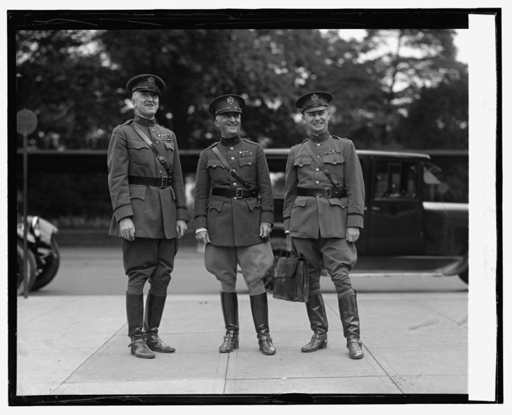 File:Gen. J.L. Hines, Gen. Drum & Maj. F.B. Wilby at Capitol LCCN2016840807.tif