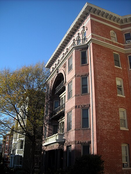 File:Gladstone and Hawarden - side view.JPG