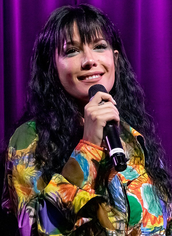 Halsey in 2019