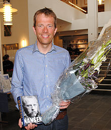 Harald Dag Jølle mottar Sørlandets litteratur 2012 i kategori sakprosa.jpg