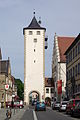 Deutsch: Haßfurt, Oberes Tor (Bamberger Tor) Stadtseite, rechteckiger Torturm der ehem. Stadtbefestigung. Vor 1230 erbaut, bis 1540 in mehreren Abschnitten erhöht.