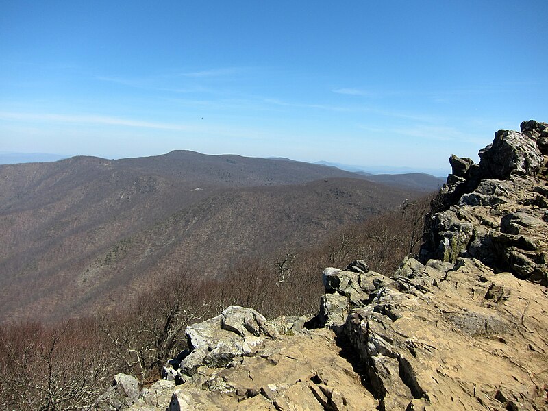 File:Hawksbill Mountain view 7.jpg