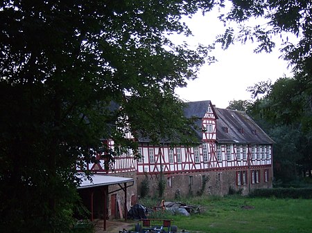 Hermannstein, Burgstraße 9, Hofgut 1