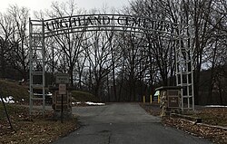 Highland Cemetery (Lock Haven, Pennsylvania) entrance.jpg