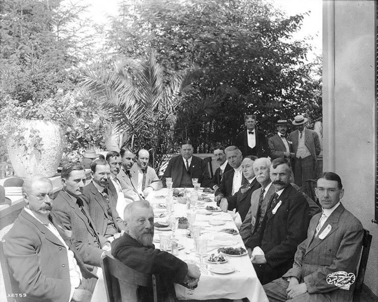 File:Hoo Hoo luncheon at the New York Building, Alaska Yukon Pacific Exposition, Seattle, Washington, 1909 (AYP 497).jpeg