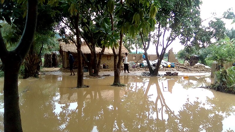 File:Inondation quartier landja Bangui.jpg