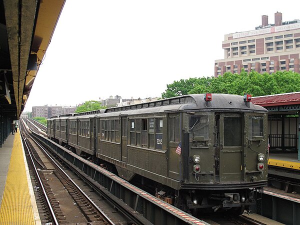 A New York Transit Museum set of IRT Lo-Voltage motor cars at Mosholu Parkway station