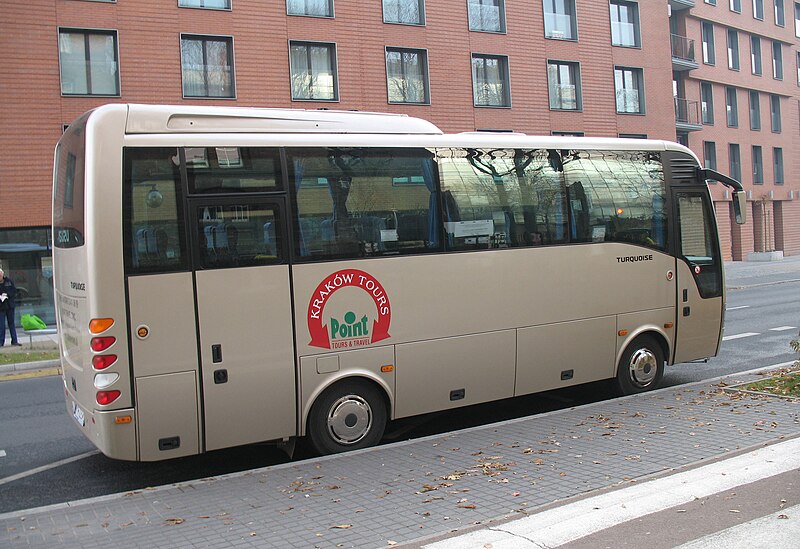 File:Isuzu Turquoise, Kraków Tours - side.jpg