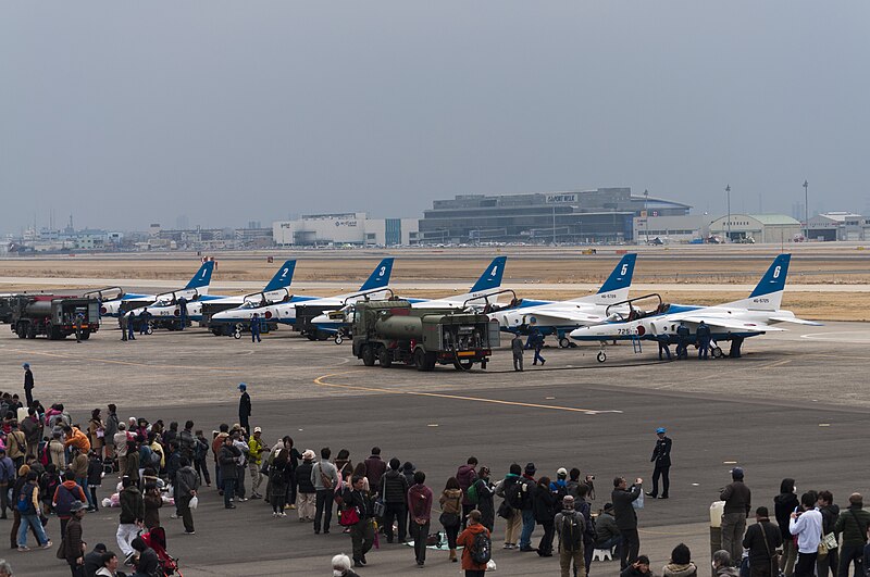 File:JASDF Komaki Open Base 2015 Blue Impulse.jpg