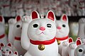 Maneki neko bílá