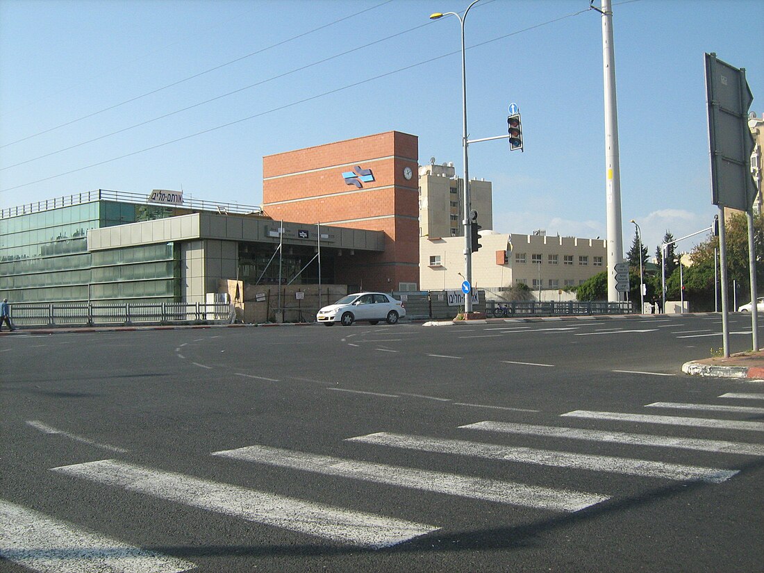 Bat Yam–Yoseftal railway station