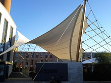 Das renovierte Kesselhaus mit der neuen Zeltdach-Konstruktion