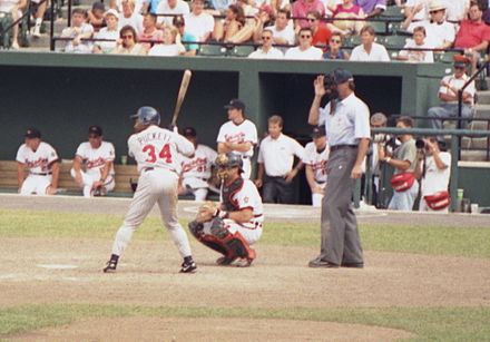 Puckett bats against the Baltimore Orioles, 1993