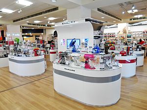 https://upload.wikimedia.org/wikipedia/commons/thumb/4/48/KitchenAid_MYER_Sydney_City_2013.jpg/300px-KitchenAid_MYER_Sydney_City_2013.jpg