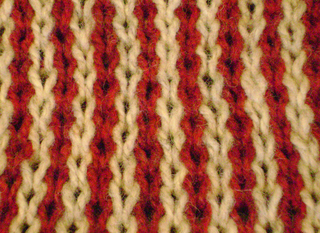 Float knitted stitches distributed in the horizontal direction of