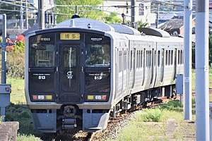 813系電車による福北ゆたか線の列車 （2021年4月、飯塚駅）