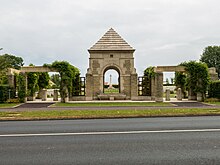 La Delivrande Savaş Mezarlığı -1.JPG