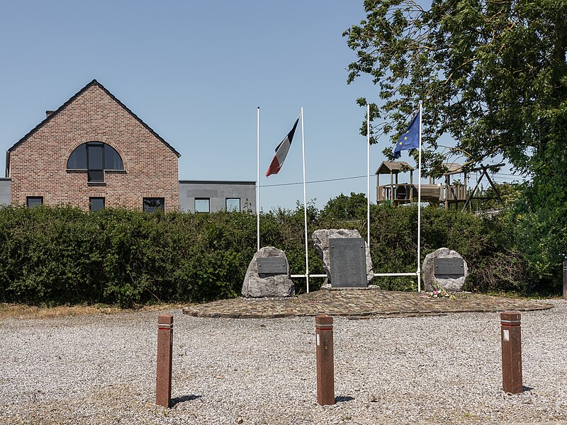 File:Le Roux, oorlogsmonument foto5 2015-06-05 14.11.jpg