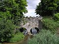 El pont de l'aqüeducte d'Arvaux costat amunt a Varaude]