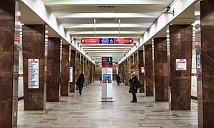 Leninskiy Prospekt metro station (Saint-Petersburg).jpg