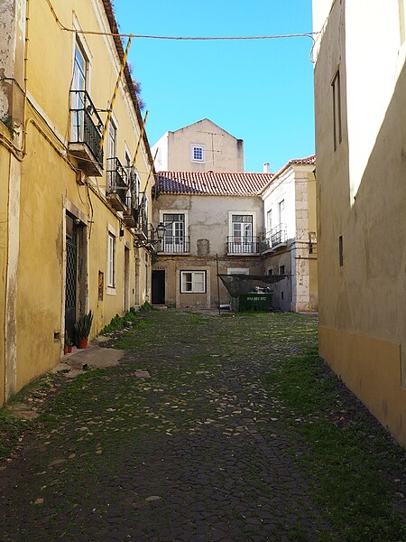 File:Lisboa em1018 2072988 (39488211194).jpg