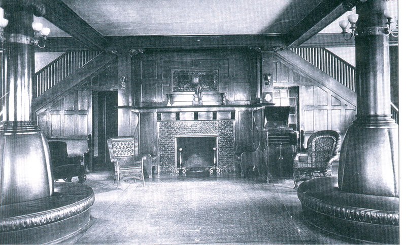 File:Logan House Lobby.jpg