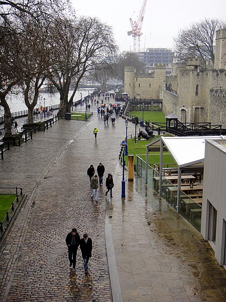 File:London tower wharf 08.03.2013 12-45-48.JPG