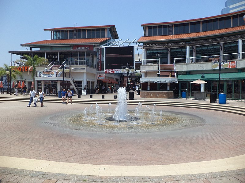 File:Looking West at Jacksonville Landing fountain.JPG