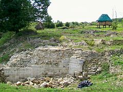 Fouilles du château d'Orville, du Moyen Âge, détruit en 1438 ; chemin d'Orville.