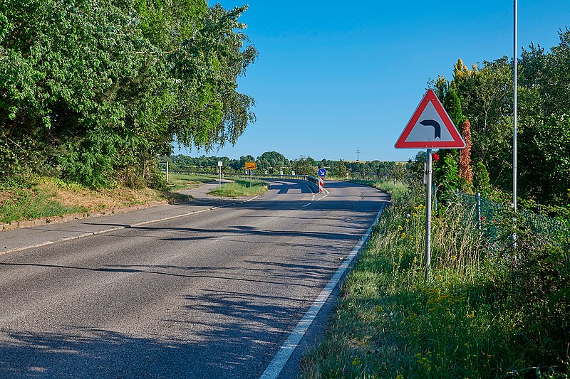 File:Luckepass - Rampe von Rümmingen.jpg