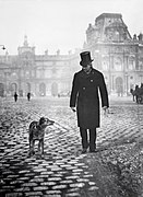 Martial Caillebotte - Gustave Caillebotte et Bergère sur la place du Caroussel, 1892.jpg