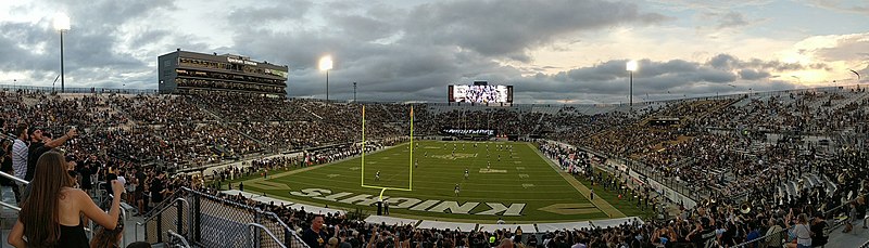 File:Memphis at UCF (36745651114).jpg